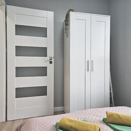 Urban Jungle - Grey Apartment Білосток Екстер'єр фото