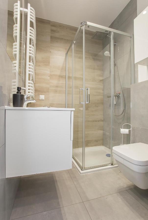 Urban Jungle - Grey Apartment Білосток Екстер'єр фото