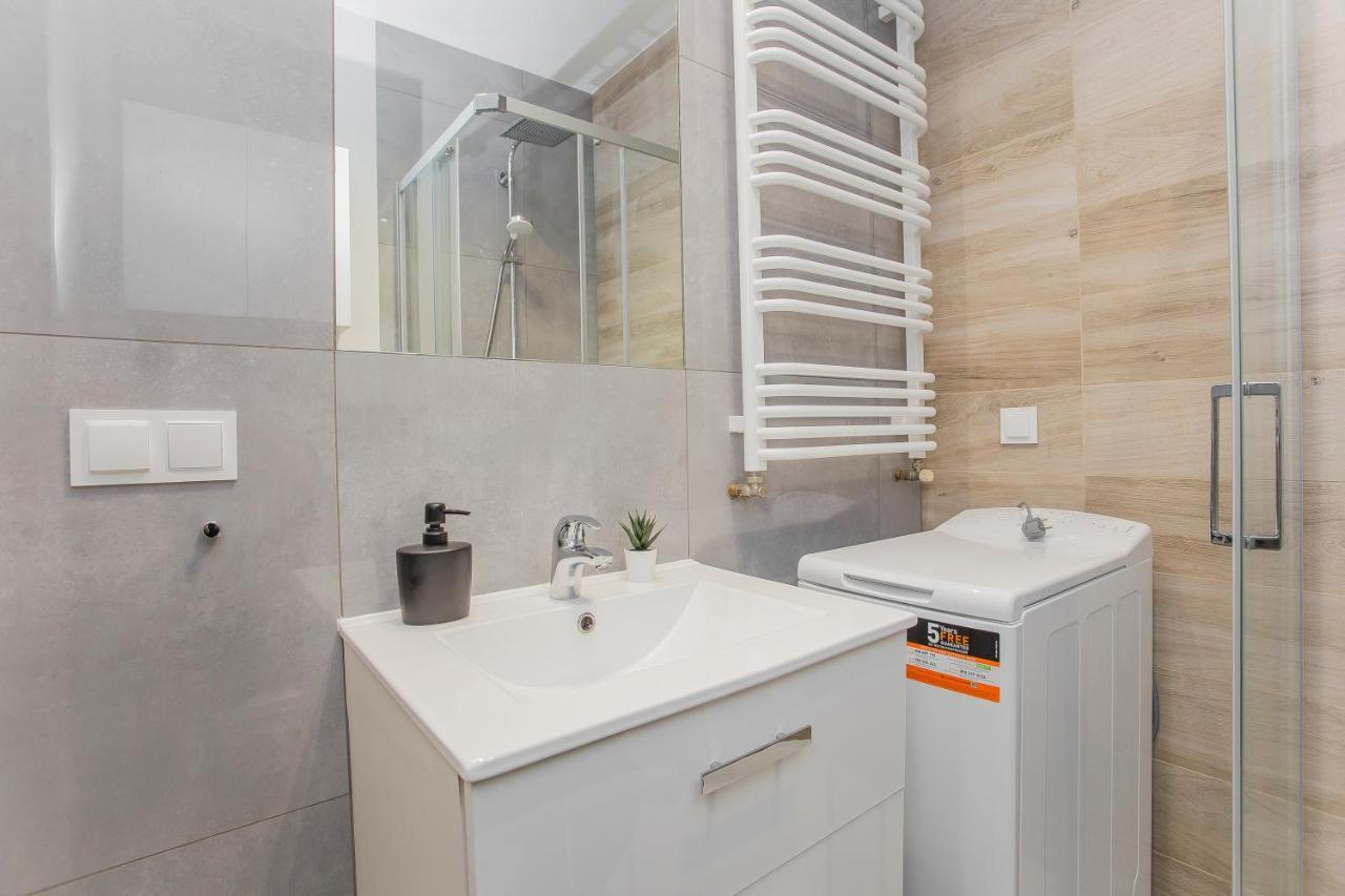 Urban Jungle - Grey Apartment Білосток Екстер'єр фото